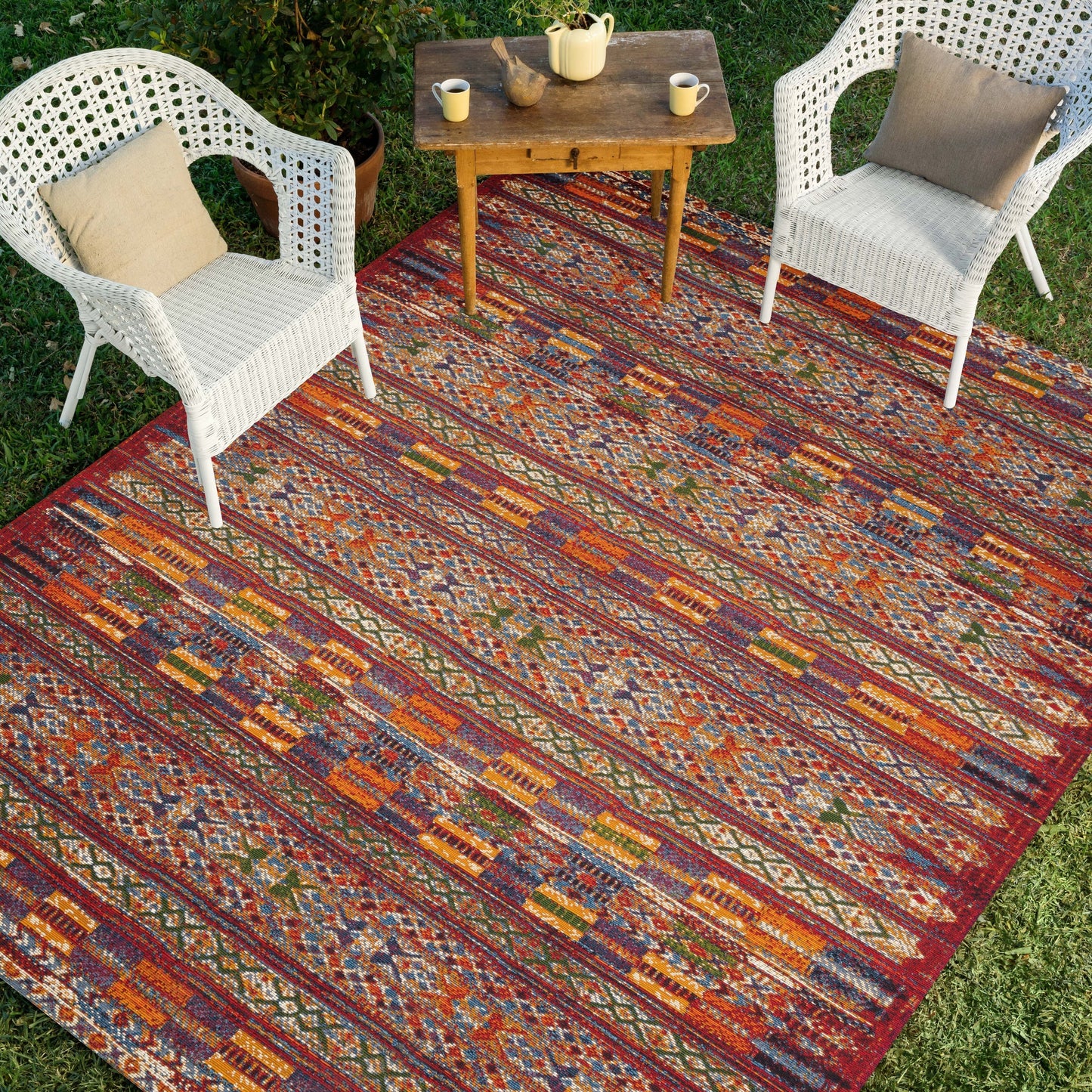 Alexander Home Armanda Modern Tribal Indoor/ Outdoor Area Rug