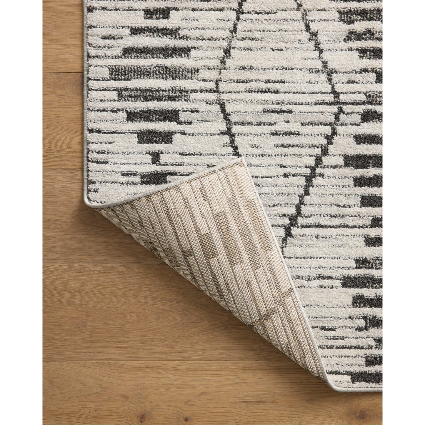 Alexander Home Monroe Geometric Moroccan Area Rug