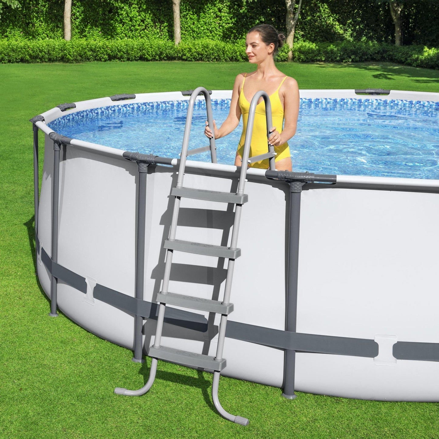 Bestway Steel Pro MAX Round Above Ground Swimming Pool with Pump & Cover