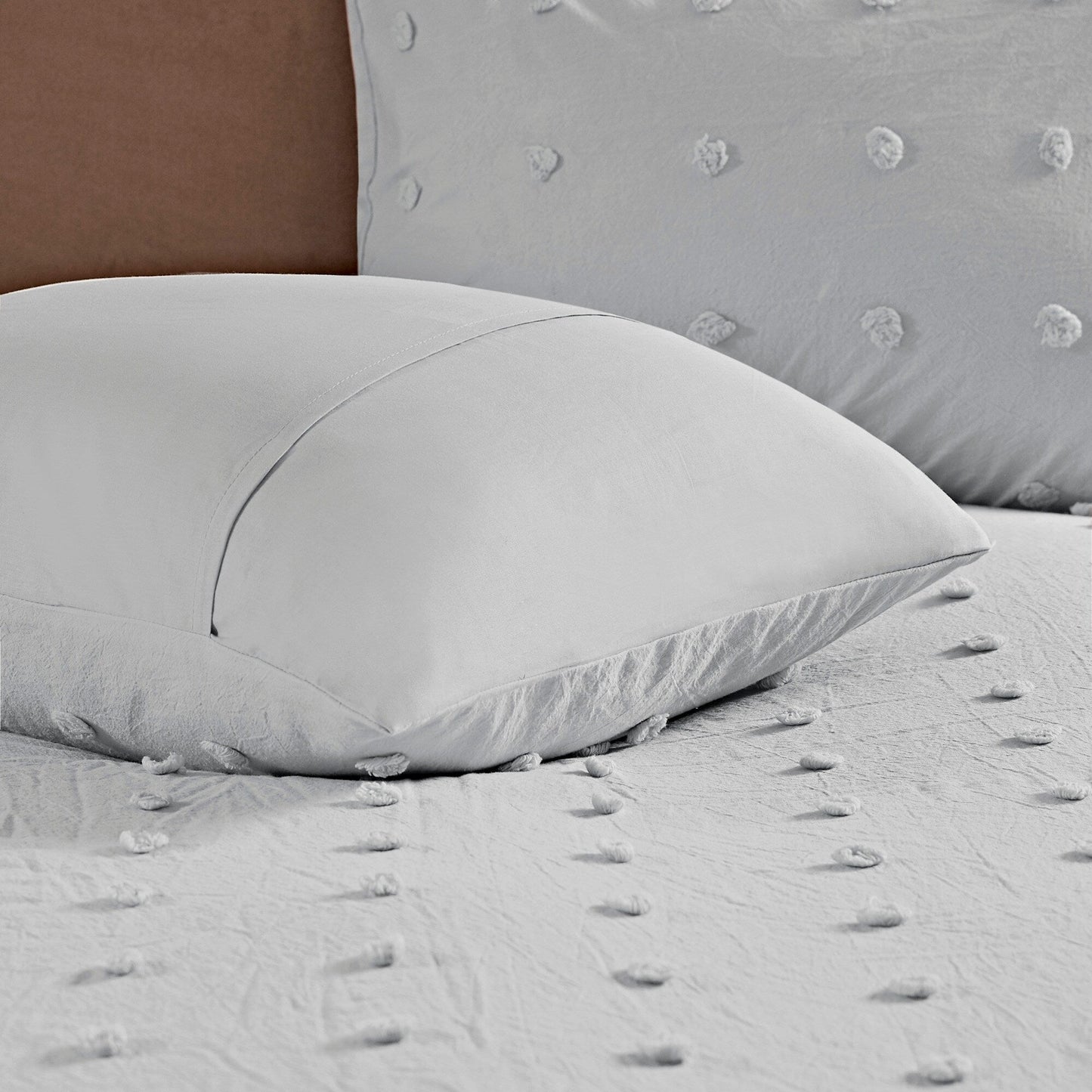 Intelligent Design Maize Cotton Jacquard Duvet Cover Set with Euro Shams and Throw Pillows