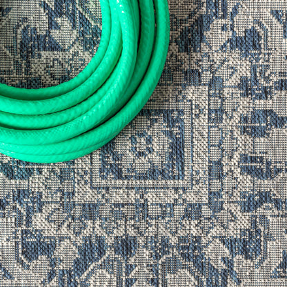 JONATHAN Y Charleston Medallion Indoor/Outdoor Area Rug