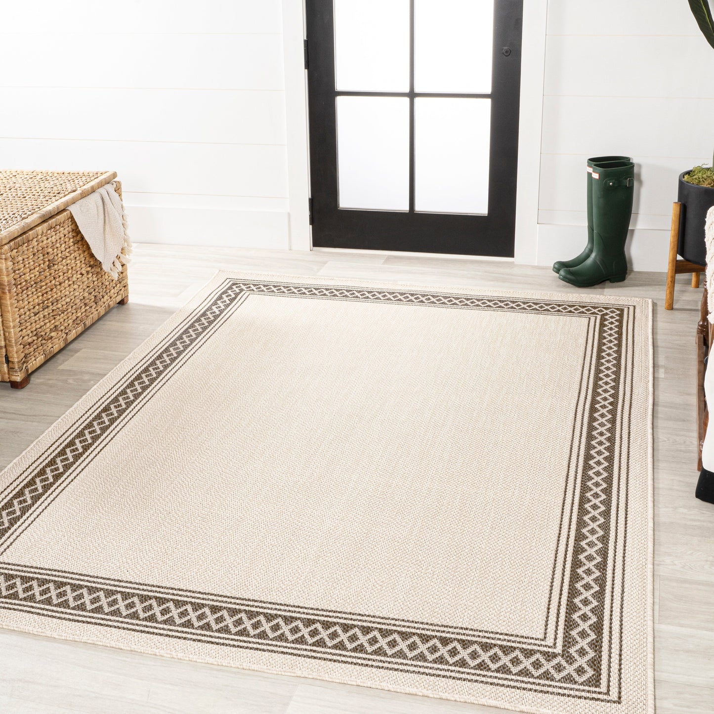 JONATHAN Y Havana Classic Diamond Border Indoor/Outdoor Area Rug