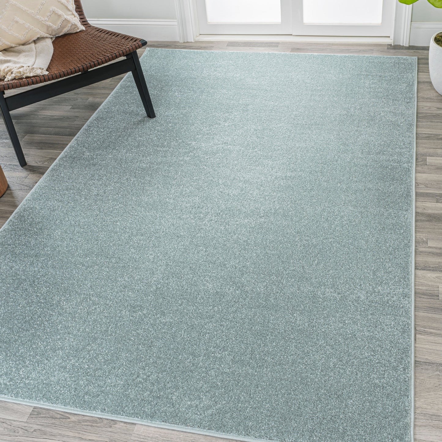 JONATHAN Y Tumbling Solid Low-Pile Area Rug