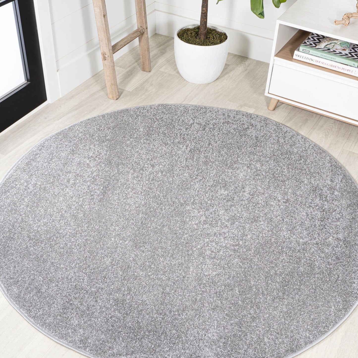JONATHAN Y Tumbling Solid Low-Pile Area Rug