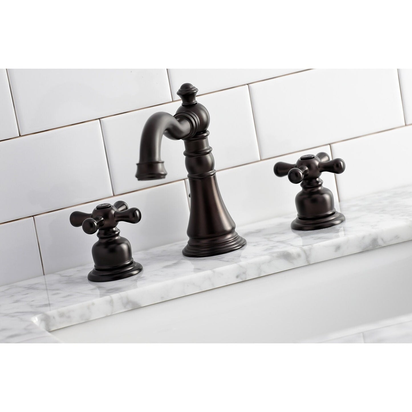 American Classic 8 in. Widespread Bathroom Faucet