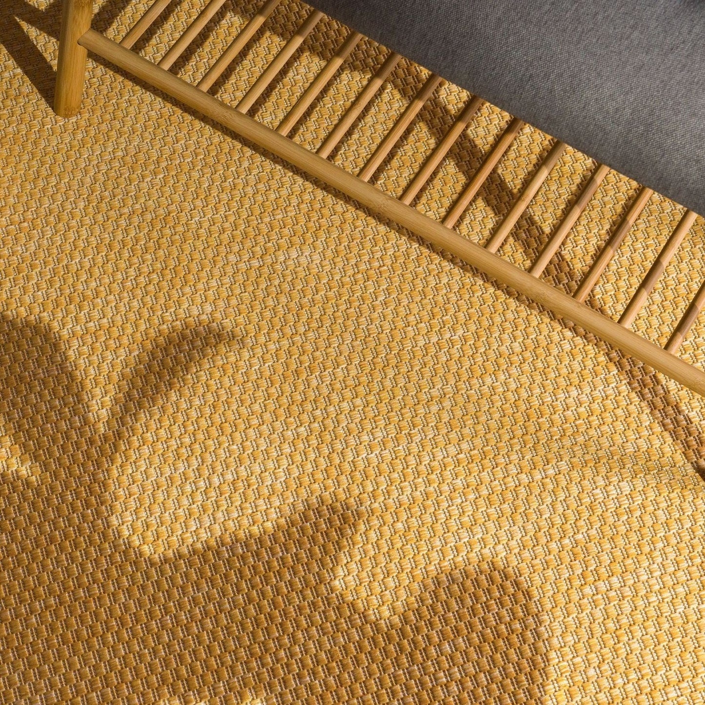 Variegated Waterproof Outdoor Rug for Patio